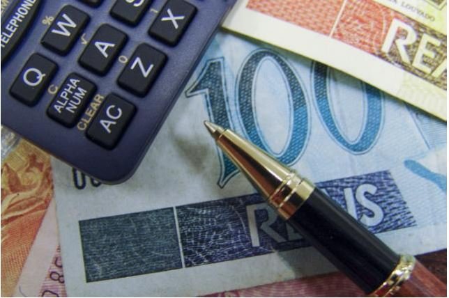 Governo quer fixar reajuste do salário mínimo pela inflação