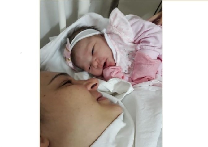 Nasceu pesando mais de 4kg a filha da Rainha Luciana Beteli. (Fotos)