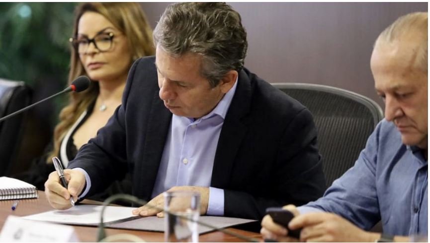 Mauro Mendes assina concessão de rodovia no Nortão; empresa terá um ano para fazer melhorias