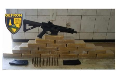 Dupla armada com fuzil é morta em tiroteio com PM em MT