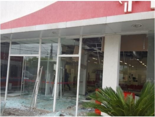 Polícia Civil prende 6 homens suspeitos de incendiar banco para prática de estelionato