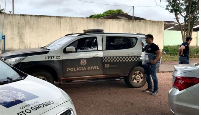 Casal que torturava criança de de cinco anos é preso