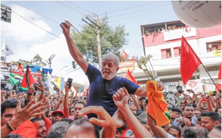 Pela liberdade de Lula, manifestantes anunciam greve de fome
