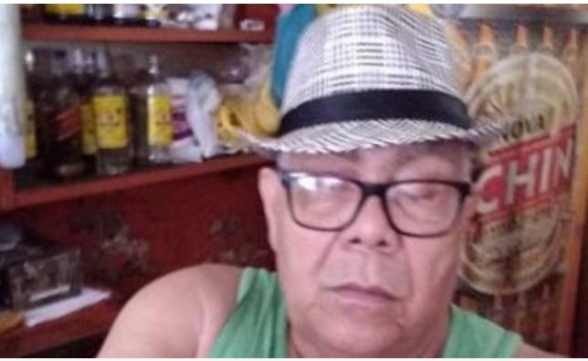 Filhos fazem velório de pai em bar, com pinga e música