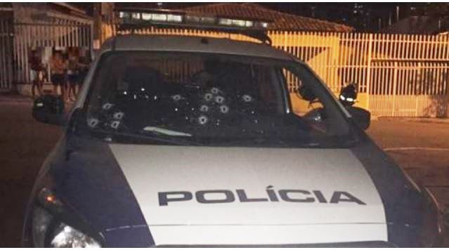 Viatura da PM é atingida com 14 tiros durante confronto