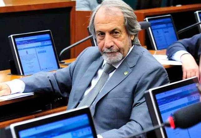 Previdência: emenda garante aposentadoria de atuais parlamentares