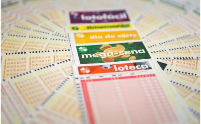 Prêmio da Mega-Sena acumulado em R$ 125 milhões é o 18º maior da história; sorteio será nesta quinta