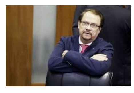Ex Deputado procura emprego na AL