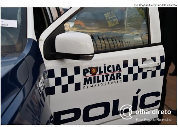 Homem tenta mostrar órgão genital para vendedora e foge após mulher se defender com facão