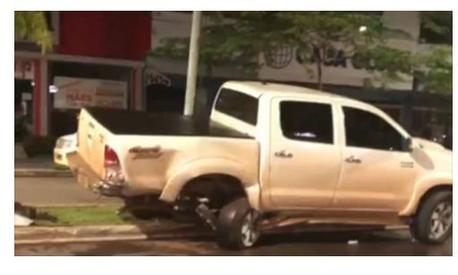 Motorista embriagado atinge oito veículos em avenida em Sinop; veja vídeo
