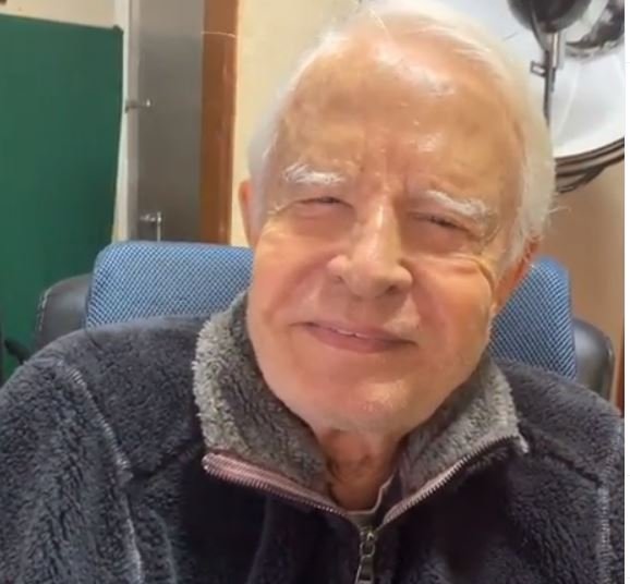 Vídeo! de Cid Moreira aos 91 anos anda com dificuldades e faz desabafo chocante; "Estou vivendo os últimos anos de minha vida"