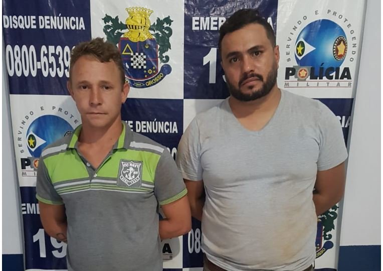 Dupla é presa com carro adulterado. (Fotos)