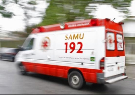 Acidente entre carreta e motocicleta mata uma pessoa e deixa outra ferida em MT
