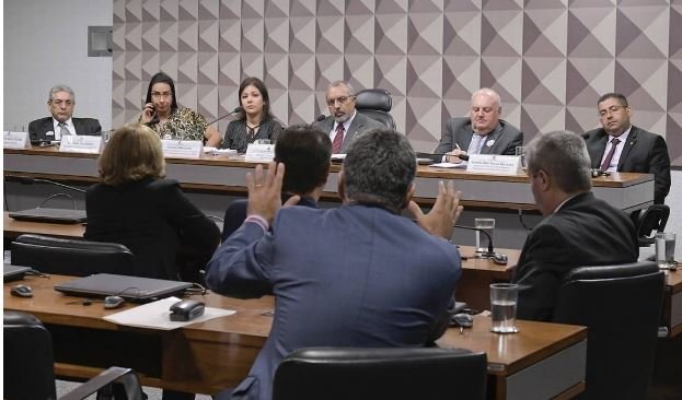 Comissão do Senado aprova projeto que obriga presos a pagarem por suas despesas