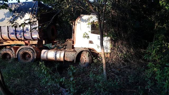 Homem fratura perna apos acidente de carreta na ponte da MT-320 próximo de Nova Santa Helena. (Fotos)