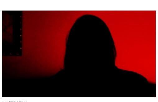 Professor pede nudes e tenta beijar aluna reprovada em MT