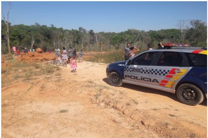 BARBARIDADE Jovem é encontrado morto com corte na garganta no bairro São José