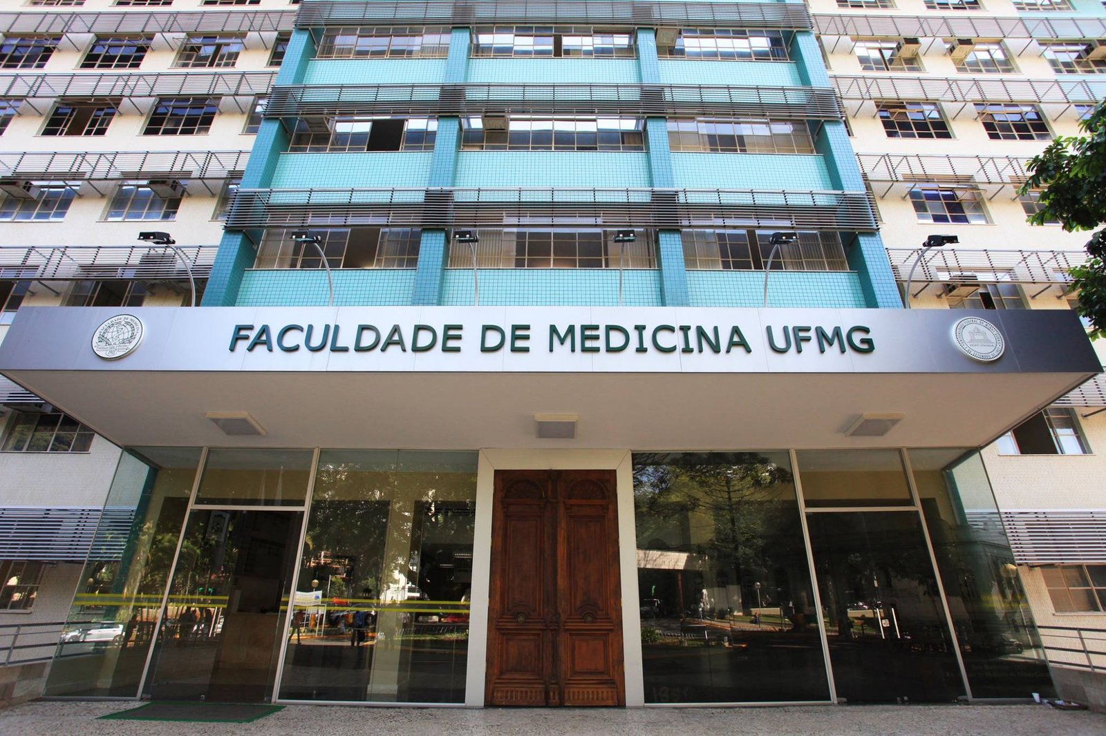 Pesquisa da UFMG vai comparar efeitos de medicamentos para HIV