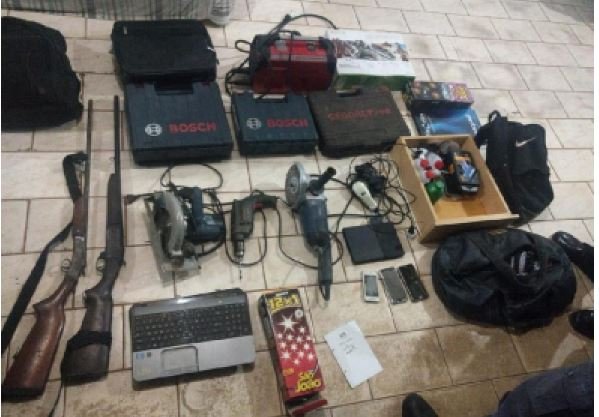 CANARANA; Ladrão assusta com grito de vítima e atira no próprio rosto