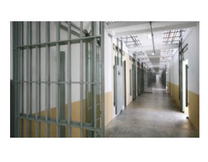 Preso é esfaqueado durante motim em cadeia em Mato Grosso