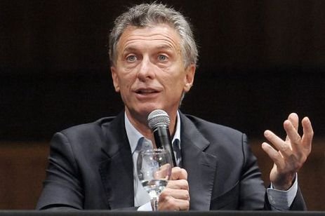 Macri admite que Argentina precisa de apoio externo e recorre ao FMI