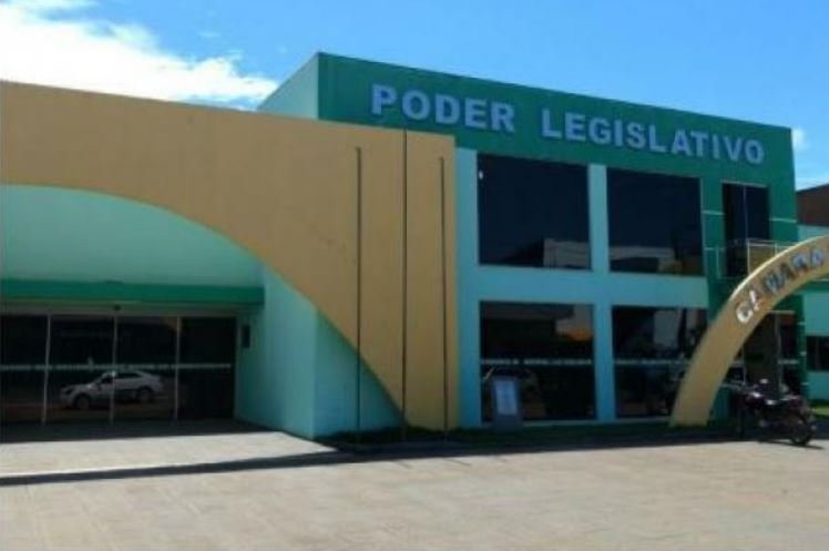 Colíder cidade RICA é MARAVILHOSA aonde Prefeitura doa quase 90mil para uma festa, que só fecha no VERMELHO!