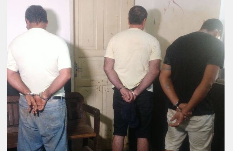 Suposto líder de facção criminosa é preso com mais outros dois indivíduos. (Fotos)