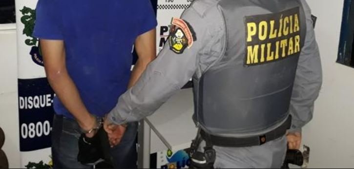 Jovem em Colíder e detido por danificar o banheiro do Parque de Exposição.