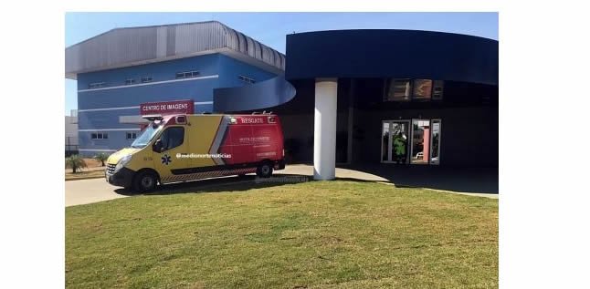 Kombi com 12 atletas de vôlei feminino se envolve em acidente na BR-163