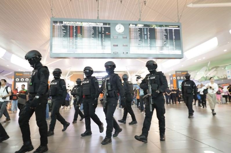 Polícia fecha aeroporto em Berlim após confundir vibrador com explosivo