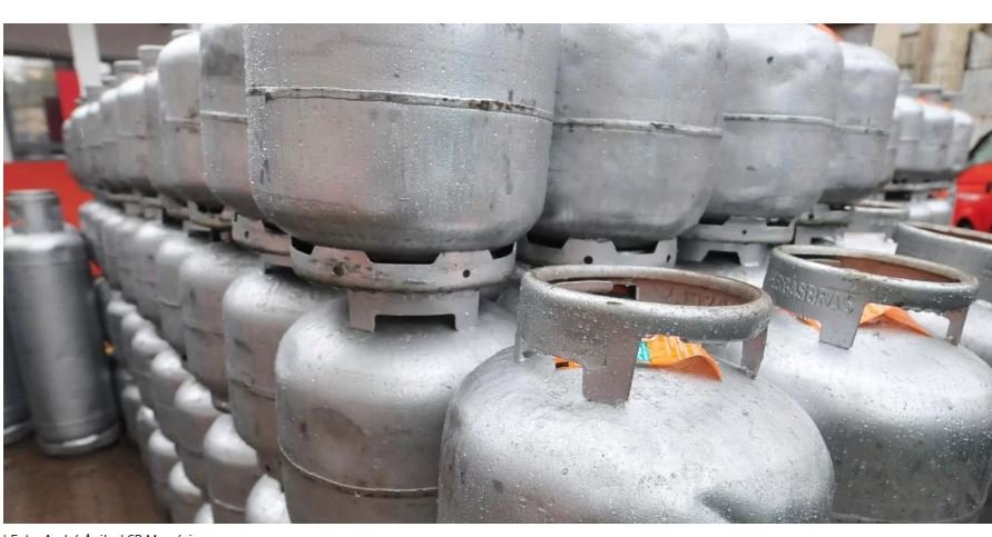 Petrobras reduz preço do gás de cozinha nas refinarias para R$ 24,06