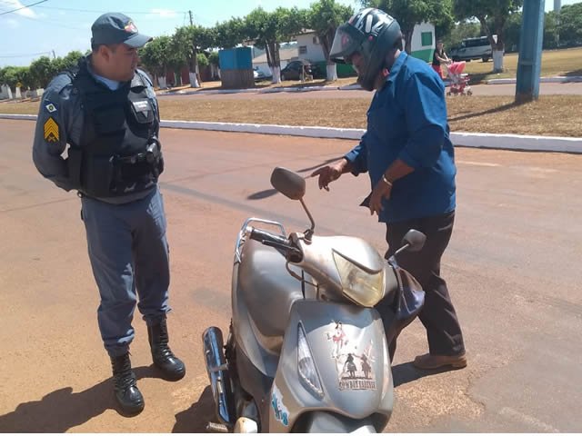 Dois veículos recolhidos pela PM de Itaúba durante a Operação Tempus. (Fotos)