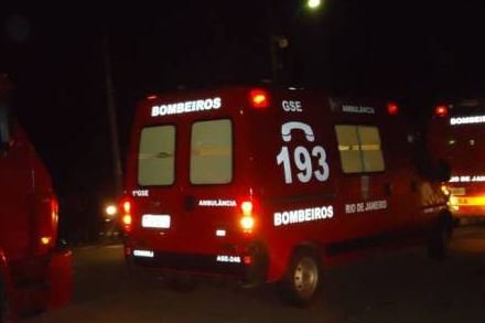 Um morre e outro fica preso às ferragens na colisão entre carretas e caminhão em Mato Grosso