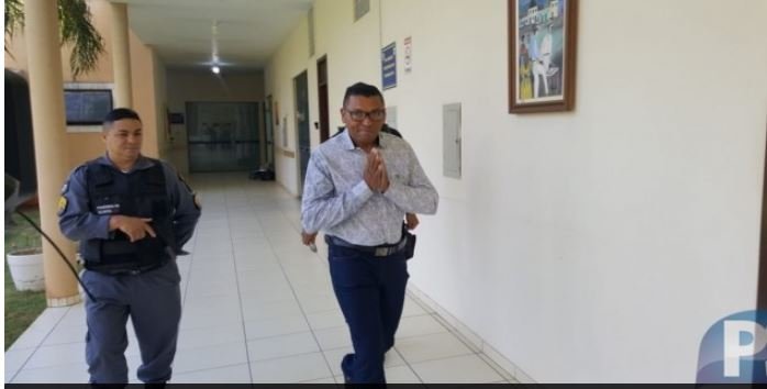 Homem que matou a ex-mulher a facadas é condenado a 22 anos