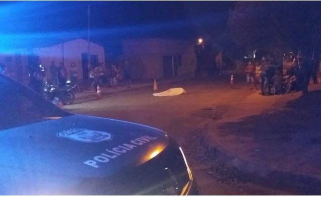 Rondonópolis | Eletricista morre após bater motocicleta em buraco