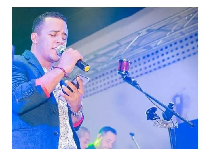 Cantor sertanejo morre após bater motocicleta em caminhão em MT