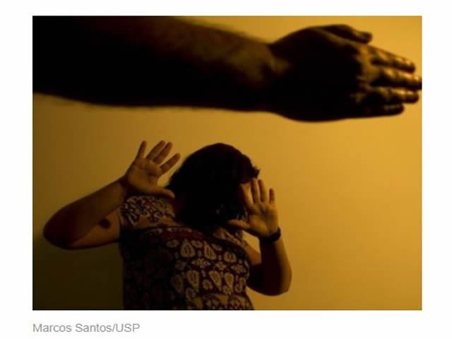 Violência atinge mais mulheres que trabalham fora, mostra estudo