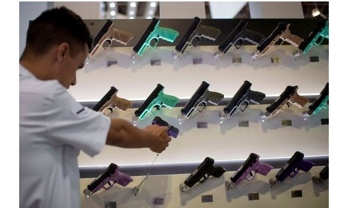 Governo autoriza venda de armas e munições em free shops nas cidades de fronteira