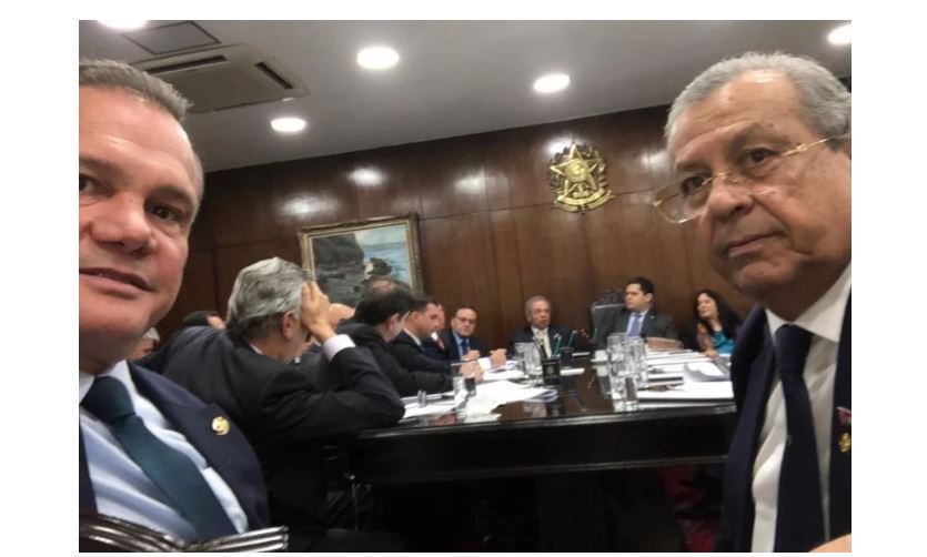 Fagundes anuncia liberação de R$ 1 bi do FEX para MT após reunião com ministro