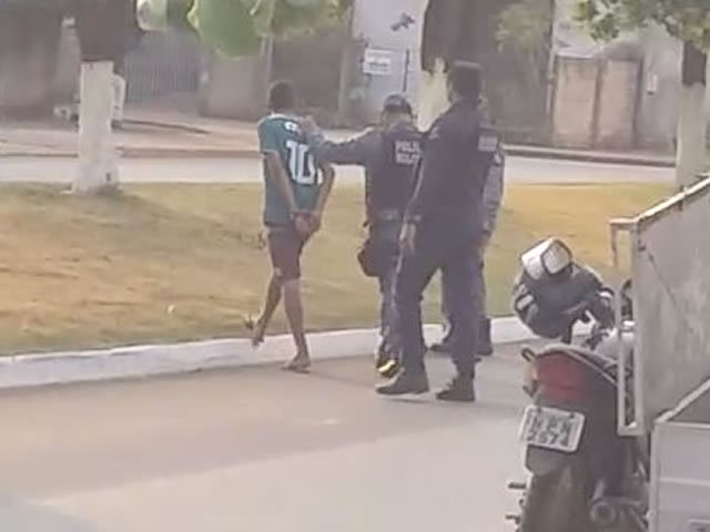 Menores assaltantes em Colíder se dão mal um é rendido pelo comerciante é preso pela PM. (Vídeo)