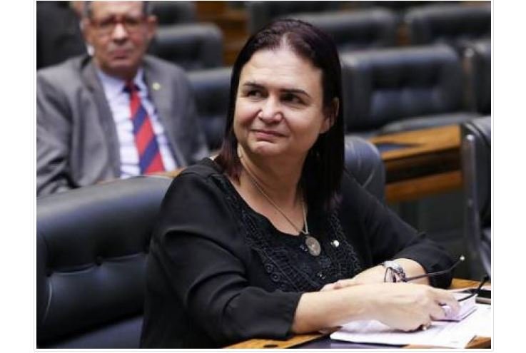 Supremo acata pedido e suspende investigação contra Rosa Neide