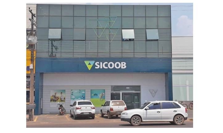 Bandidos sequestra esposa e bebê de gerente de banco para roubar R$ 140 mil em MT