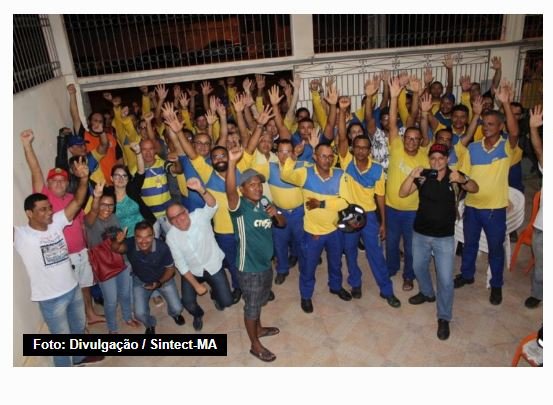 Funcionários dos Correios entram em greve