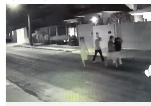 Bando ateia fogo em BMW de ex vice-prefeito e rouba mais dois carros; veja vídeos