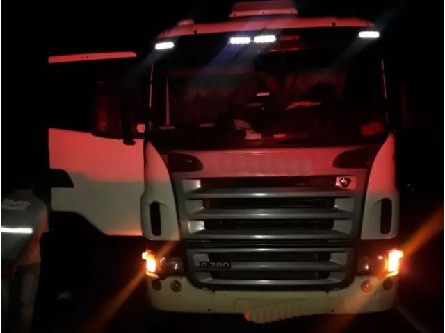 Carreteiro tem carreta roubada é espancando na rodovia em Colíder.