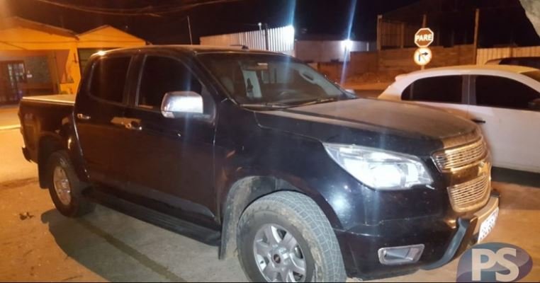 Adolescentes invadem casa na madrugada, furtam carros, mas são apreendidos pela PM; vídeo