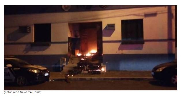 Presos colocam fogo em cadeia em Ibaiti/PR e fogem