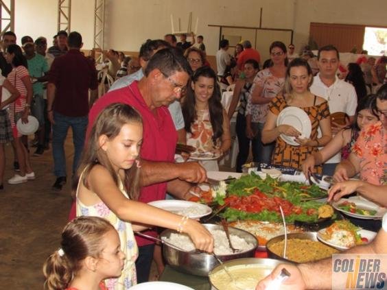CTG Porteira finalizou neste domingo a semana Farroupilha com o Costelão.(Fotos)