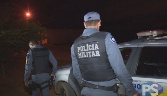 Após saber que deixaria de trabalhar em rancho, homem ameaça patroa e ateia fogo em colch