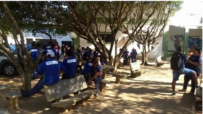 Alunos e professores da Unemat aderem à greve de terceirizados e paralisam atividades